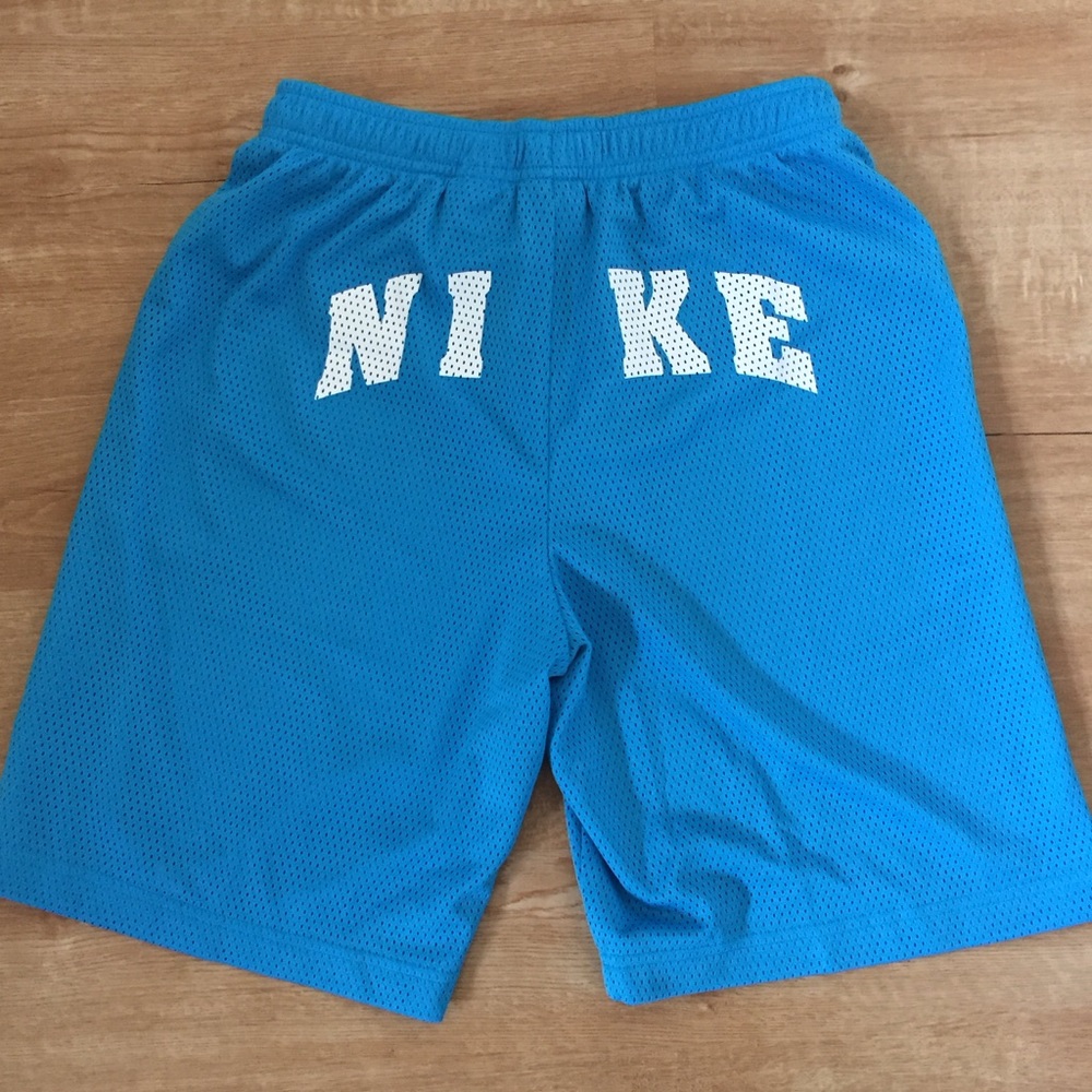 NWT- NIKE- Girls Blue BSKBLL Shorts - Size M